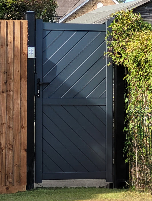 The Strand - Aluminium pedestrian gate with diagonal solid infill - Flat top | Supplied with lock, 3 x keys, full height lock keep receiver, full hinge pack for mounting