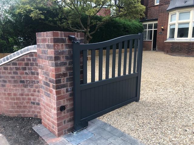 The Nelson - Aluminium double swing gate with mixed infill - Bell curved top - Full Hinge Pack Included