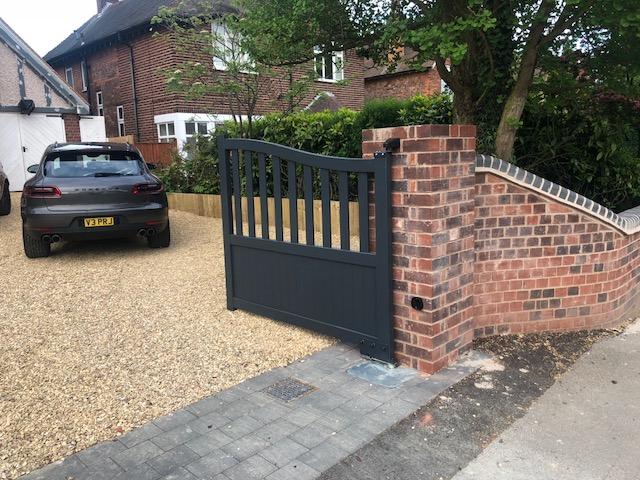 The Nelson - Aluminium double swing gate with mixed infill - Bell curved top - Full Hinge Pack Included