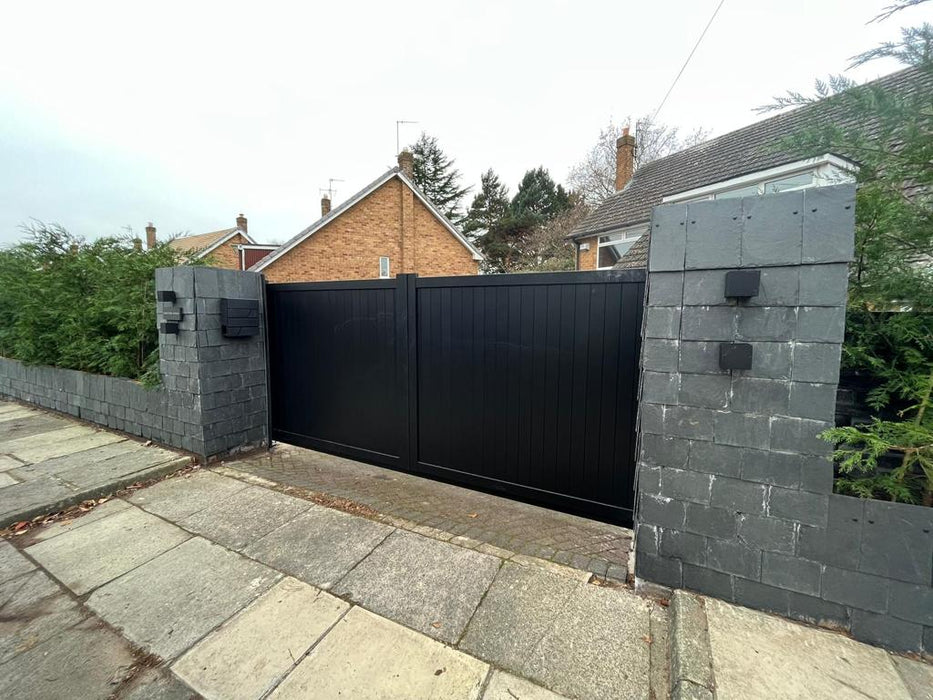 The Portobello - Aluminium double swing gate with vertical solid infill - Flat top - Full Hinge Pack Included